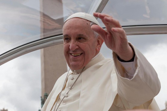 Papež Frančišek: Zaradi ropota nekaj bogatih se ne sliši krika revnih