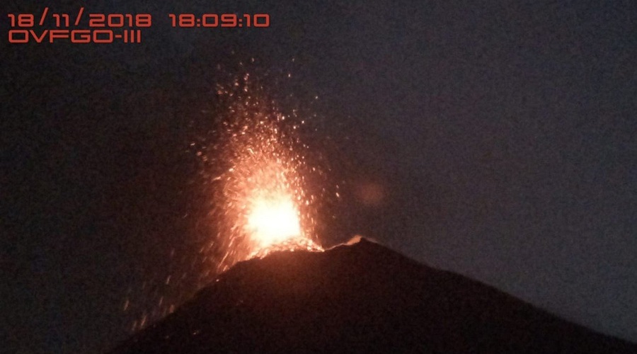 V Gvatemali rdeče opozorilo ob ponovnem izbruhu ognjenika Fuego (foto: profimedia)