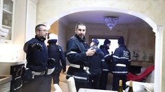 V Rimu mafiji zasegli osem luksuznih vil, županja pa: "Zabave je konec!"