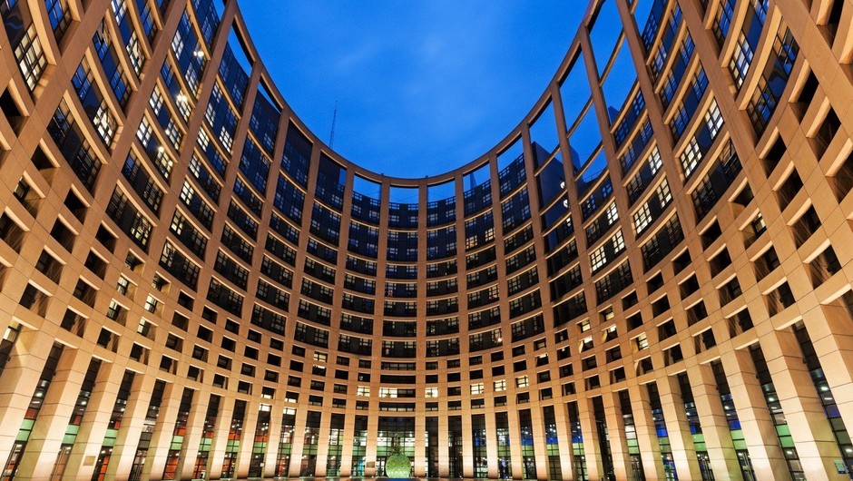 
                            Proti seksizmu in spolnim zlorabam v evropskih parlamentih se bo postavil še Svet Evrope (foto: profimedia)