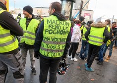 Razmere na pariških protestih se zaostrujejo, na cestah tudi Belgijci in Nizozemci