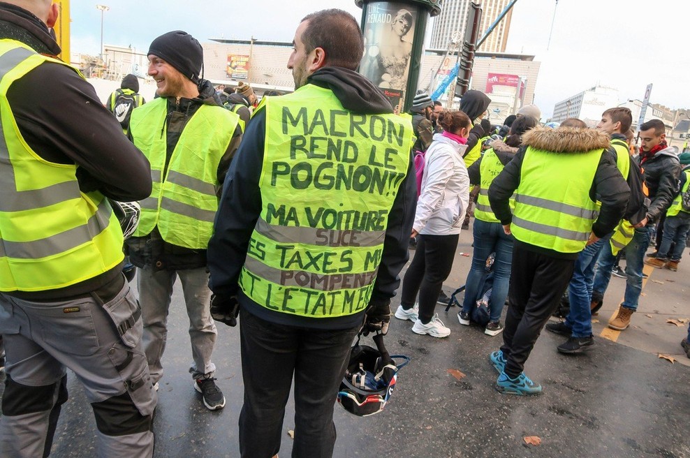 Razmere na pariških protestih se zaostrujejo, na cestah tudi Belgijci in Nizozemci (foto: profimedia)