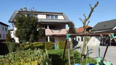V zavodu Kengurujčki so otroke varovali na črno