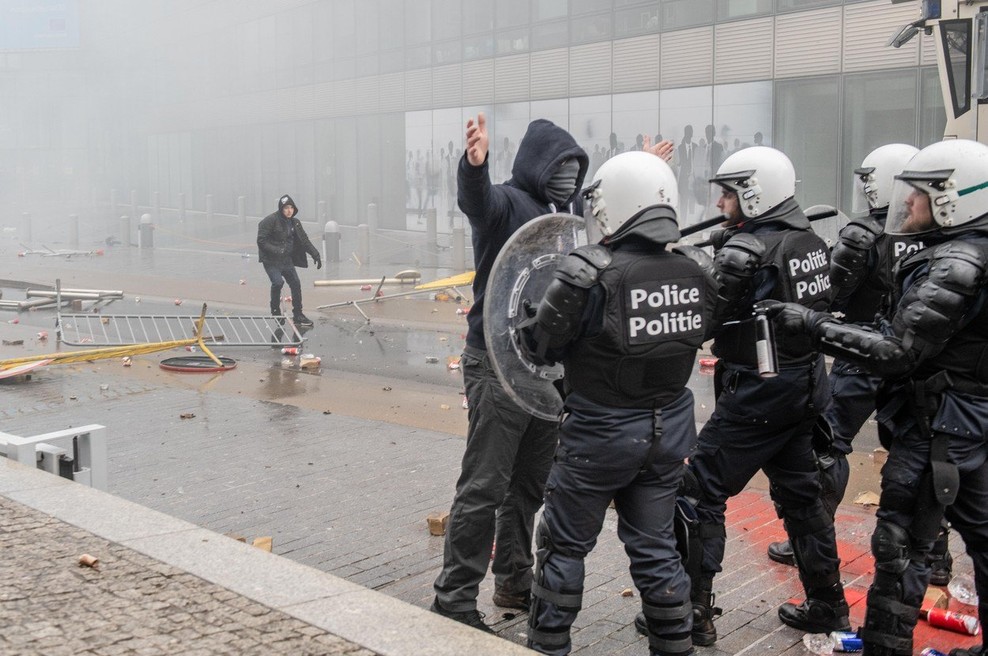 V Bruslju nasilje po protestih (foto: Profimedia)