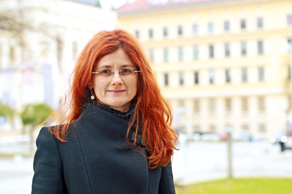 Dr. Sonja Bezjak: Za slogan smo si dali misel  “Z norostjo proti neumnosti!” (foto: GORAN ANTLEY)