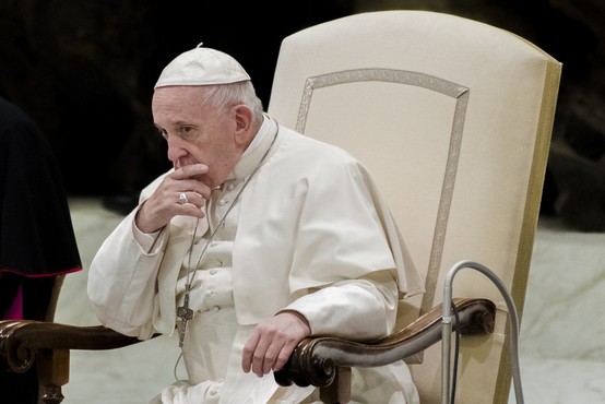 Papež duhovnikom, ki so zlorabljali otroke: "Predajte se roki pravice!"