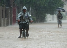 Na Filipinih so poplave in plazovi zahtevali več 10 smrtnih žrtev