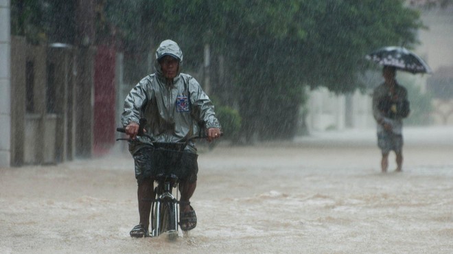 Na Filipinih so poplave in plazovi zahtevali več 10 smrtnih žrtev (foto: Profimedia)