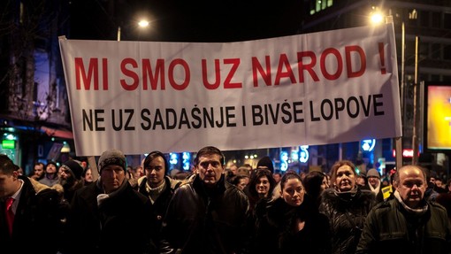 V Srbiji se krepijo protesti proti predsedniku Vučiću