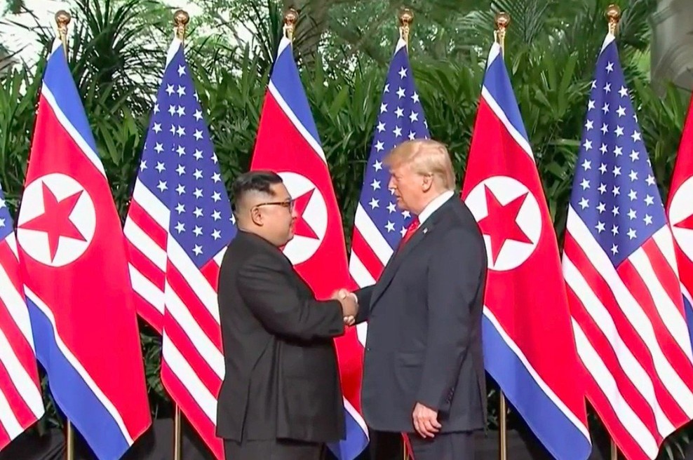 Kim Jong-un naj bi poslal spravljivo sporočilo Donaldu Trumpu (foto: profimedia)