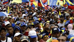 V Venezueli nevarno vre, vse glasnejša svarila pred državljansko vojno!