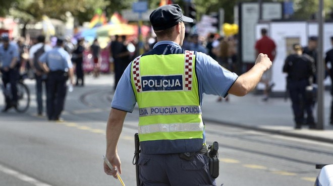 Zagrebška policija pridržala sedem ljudi zaradi incidenta v bolnišnici (foto: profimedia)