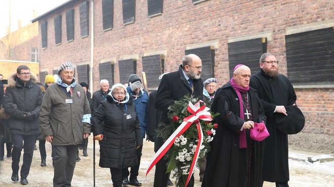 Opozorilo zgodovine ob mednarodnem dnevu spomina na žrtve holokavsta v Oswiecimu (foto: profimedia)