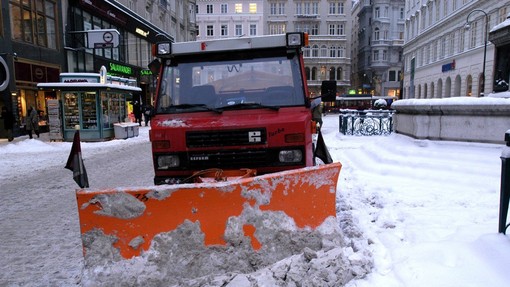 Zaradi zimskih razmer prometne težave v Avstriji