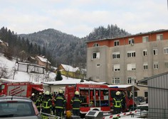Jesenice: Po požaru v bolnišnici, ki je terjal dve žrtvi, na delu preiskovalci