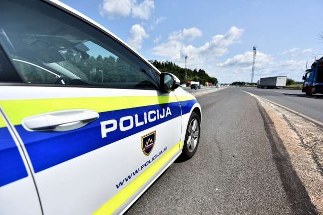 Nasilje na slovenski obali: skupil jo je 14-letnik, štirje neznani fantje so mu ...
