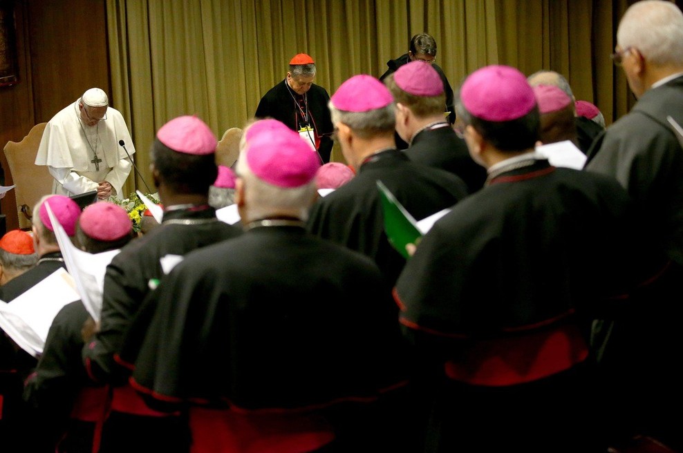 Papež za pomoč prosil devico Marijo, žrtve pa od papeža zahtevajo ukrepanje! (foto: profimedia)