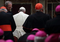 Papež o duhovnikih, ki prežijo na otroke: "Takšni so orodje hudiča!"