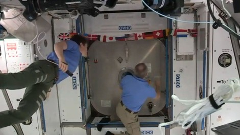 SpaceX: Misija je uspela, plovilo je uspešno pristalo na mednarodni vesoljski postaji