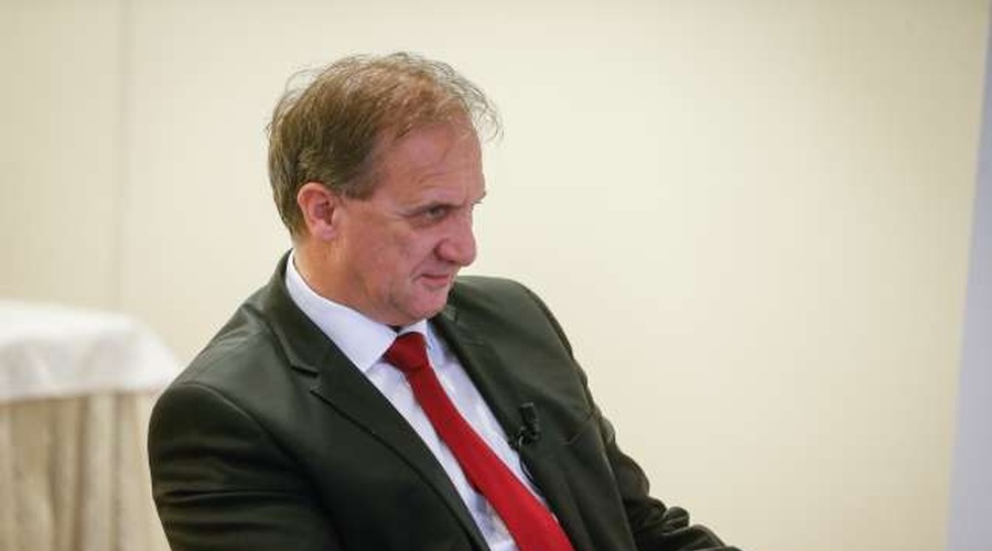 Simič odstopil s položaja: "Novemu finančnemu ministru omogočam, da si izbere novega direktorja Fursa." (foto: Anže Malovrh/STA)