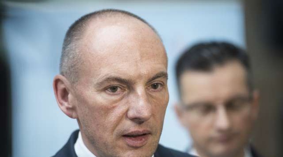 Po odstopu ministra Sama Fakina bo Šarec za novega ministra predlagal Šabedra (foto: STA)