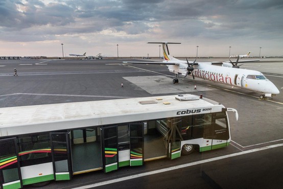 Etiopsko letalo s 157 ljudmi na krovu strmoglavilo kmalu po vzletu, nesreče ni preživel nihče
