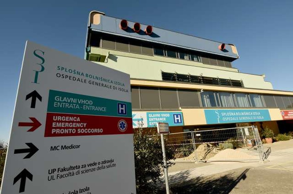 Informacijski pooblaščenec proti izolski bolnišnici uvedel inšpekcijski postopek, podatke o bolnikih umaknili (foto: STA/Tamino Petelinšek)