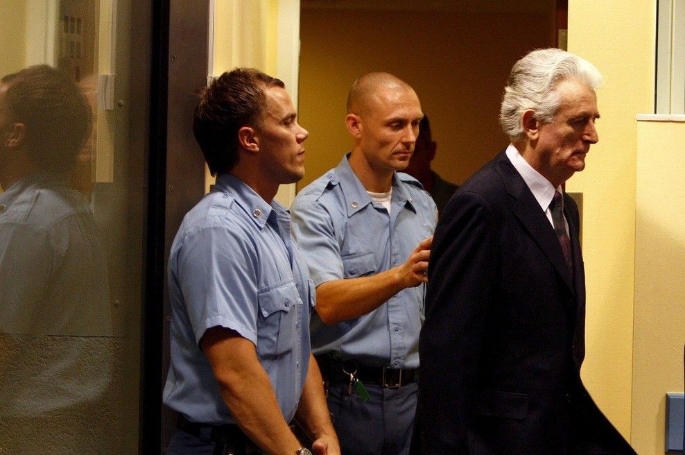 Karadžić v prizivnem postopku obsojen na dosmrtni zapor (foto: profimedia)