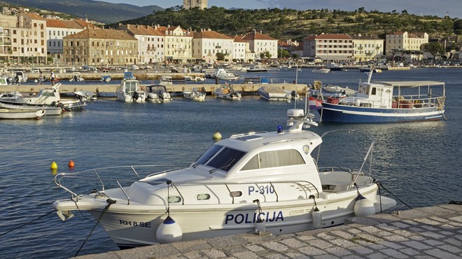 Vplutje hrvaškega policijskega čolna v slovensko morje je provokacija, meni Cerar! (foto: profimedia)