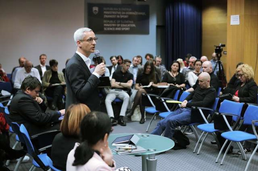 Posvet o šolstvu: Za avtonomijo učiteljev in odpravo administrativnih obremenitev (foto: STA/Daniel Novakovič)