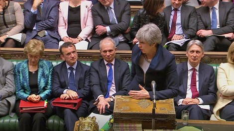 Mayeva zaprosila za preložitev brexita do 30. junija