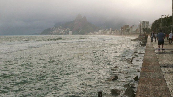 Neurje, ki je prizadelo Rio de Janeiro, terjalo najmanj 10 žrtev (foto: Profimedia)