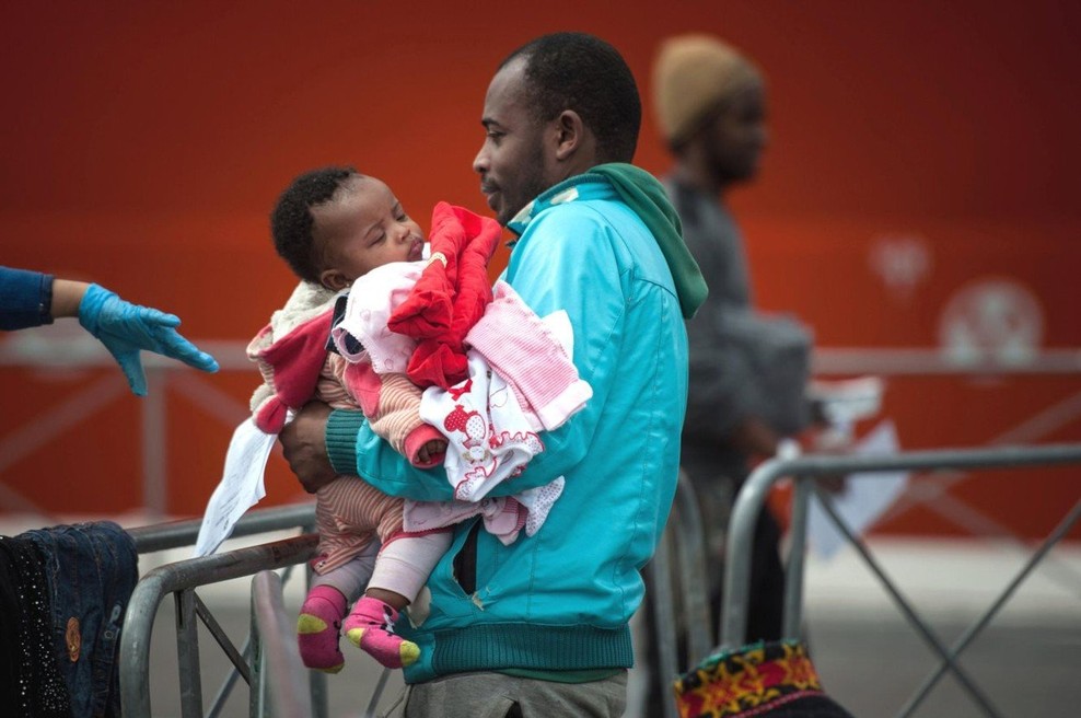 Francija, Nemčija, Luksemburg in Portugalska bodo sprejele migrante z ladje Alan Kurdi (foto: profimedia)