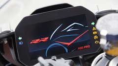 BMW S1000RR: Lažji, okretnejši in hitrejši!