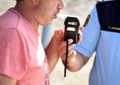 Slovenski voznik ignoriral policiste: ko so ga le ustavili, je preizkus alkoholiziranosti pokazal ...