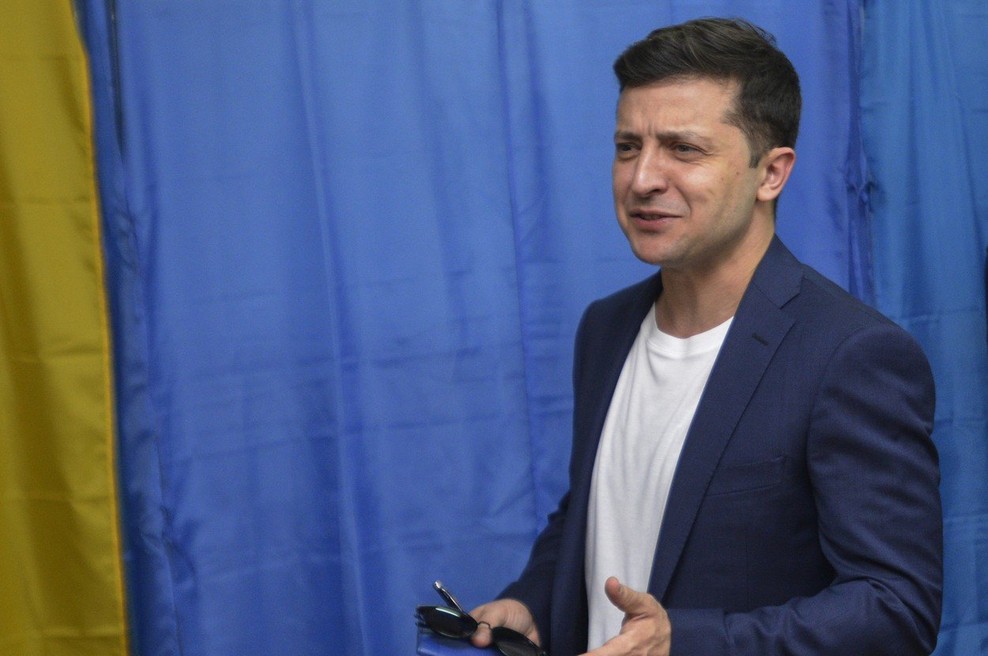 Projekcija kaže, da je na predsedniških volitvah v Ukrajini z veliko prednostjo  zmagal Zelenski (foto: profimedia)