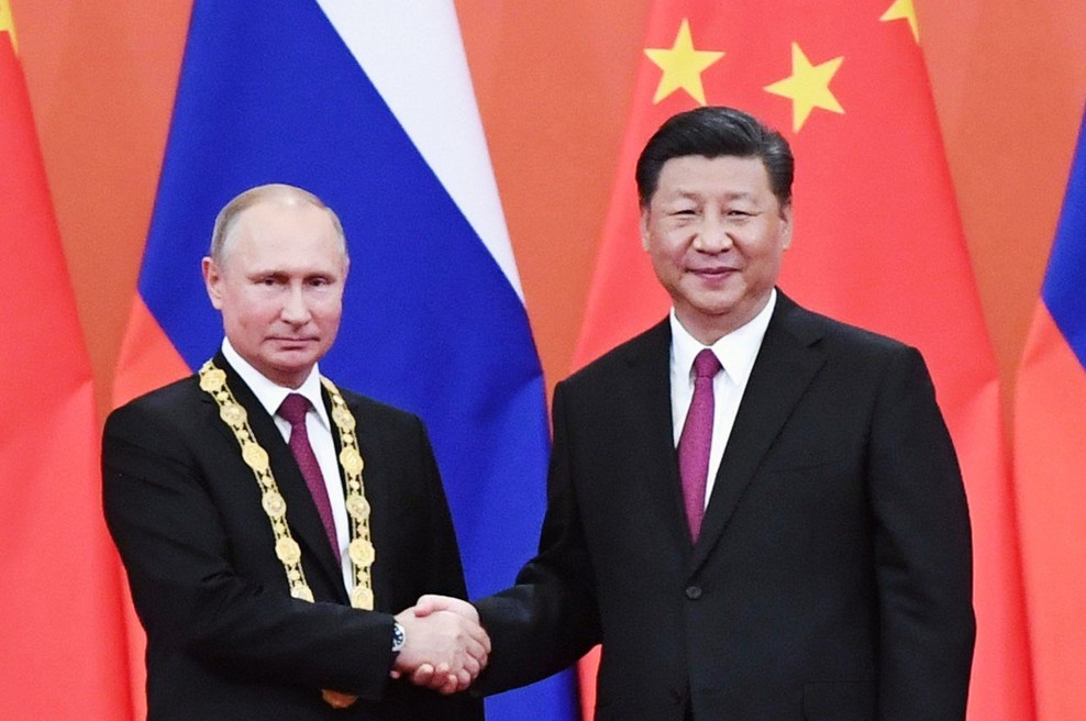 Xi najboljšemu prijatelju Putinu podelil častni doktorat (foto: profimedia)