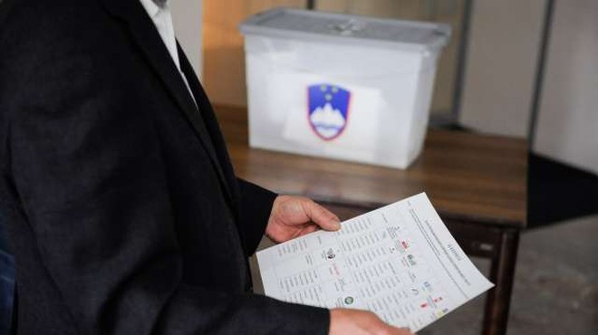 Znan je vrstni red kandidatnih list na glasovnicah za evropske volitve (foto: STA/Nebojša Tejić)