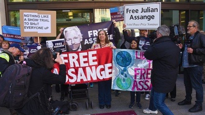 Julian Assange začel sodni boj proti izročitvi ZDA (foto: profimedia)