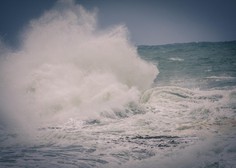 Korzika: Na sprehodu po obali jo je val odnesel v smrt!