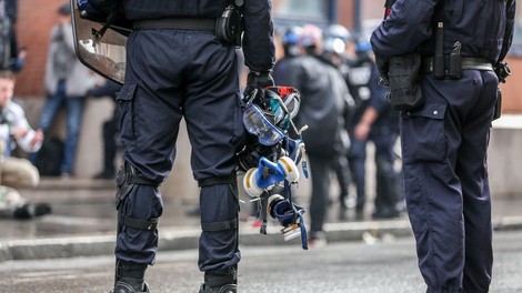 V bližni francoskega mesta Toulouse drama s talci