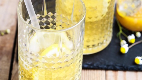 V limonado dodajte ščepec te začimbe in jo popijte na tešče: znebili se boste težave, ki pesti mnoge Slovence