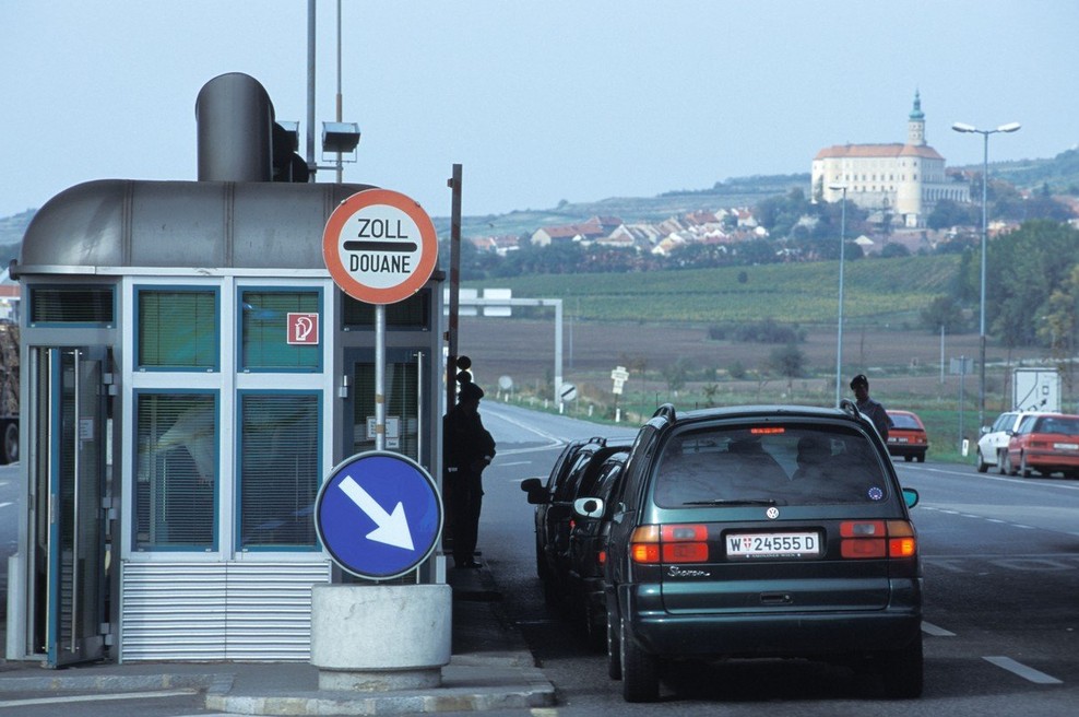 Danes je šest držav, vključno z Avstrijo, podaljšalo nadzor na notranjih mejah EU (foto: profimedia)