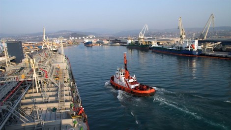 "Šaljivca", ki je napovedal lažno eksplozijo v Luki Koper, čaka ovadba in do tri leta zapora