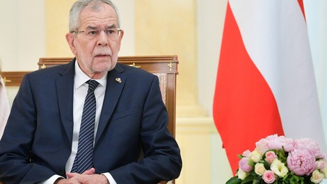 Avstrijski predsednik Van der Bellen predlagal predčasne volitve v septembru