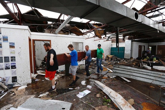 Zaradi tornada v ameriškem mestu Golden City ugasnila tri življenja