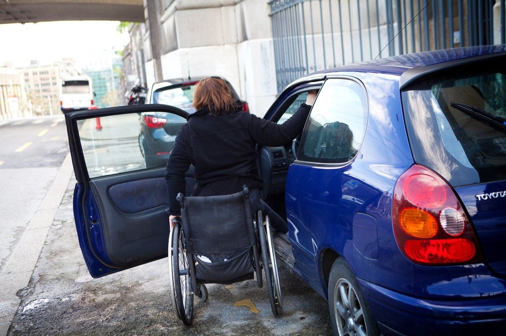 Neupravičenih parkiranj na mestih za invalide 58 odstotkov manj kot leta 2015 (foto: profimedia)