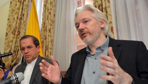 Preložili zaslišanje Assangea zaradi njegovega slabega zdravstvenega stanja