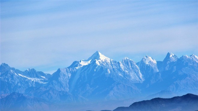 V pogorju Himalaje rešili štiri alpiniste, osem je pogrešanih (foto: profimedia)