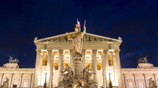 Na Dunaju prisegla vlada pod vodstvom kanclerke in z uravnoteženo zastopanostjo spolov (foto: Profimedia)